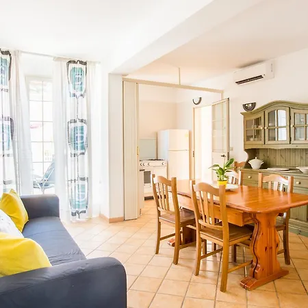 Apartment Posidonia *